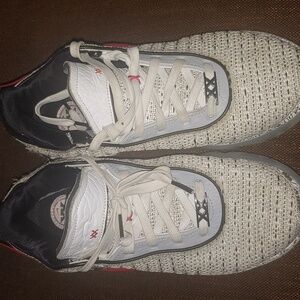 Nike Basketball shoes LeBron XX Size 8.5 Black/White